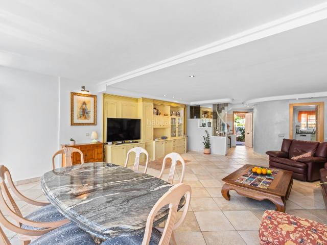 Casa adosada en venta en Alicante, Cabo de las Huertas. Descubre esta espectacular vivienda en venta en Cabo de las Huertas, San Juan Playa. Casas adosadas.