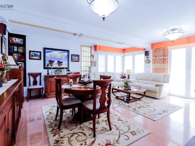 Casa adosada en venta en Alicante, Cabo de las Huertas. Fantástico adosado en Cabo de las Huertas. Casas adosadas.