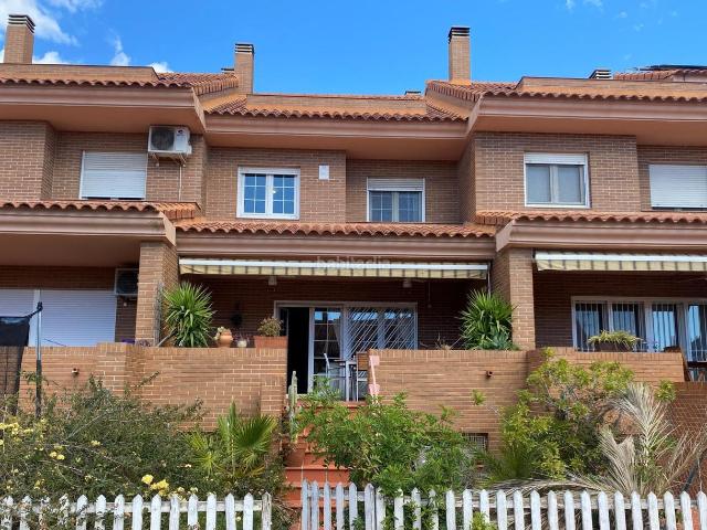 Casa adosada en venta en Alicante, Ciudad Jardín. Casas adosadas.