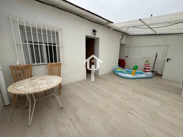 Casa adosada en venta en Alicante, Divina Pastora. INCREÍBLE DÚPLEX DE 92 M2 CON TERRAZA DE 84 M2, 4 HABITACIONES Y PISCINA EN ZONA DIVINA PASTORA DE ALICANTE. Casas adosadas.