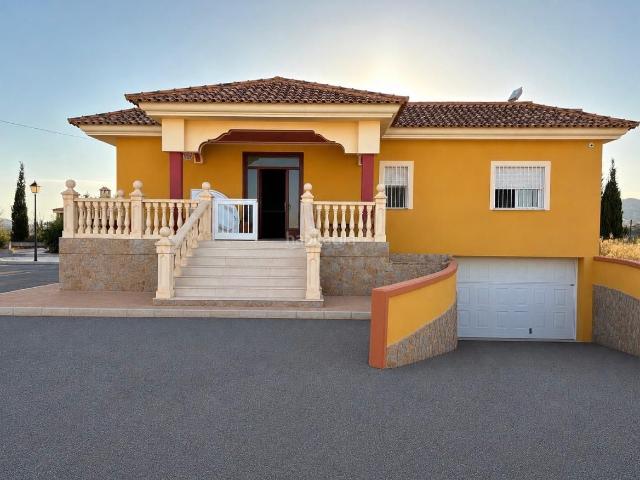 Chalet en venta en Alicante, Moralet. Finca urbanizada en venta en El Moralet ¡Tu Casa de Ensueño te Espera!. Chalets.
