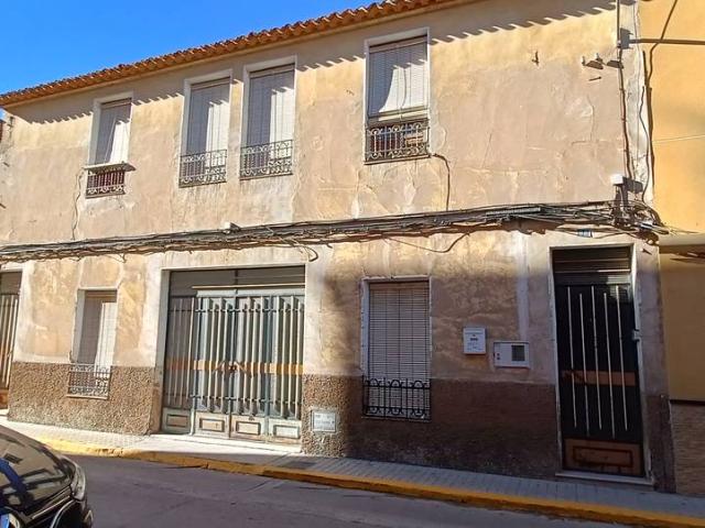 Casa adosada en Venta en Almansa