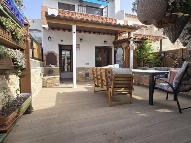 Casa adosada en Venta en Almadrava Canyelles Puig Rom