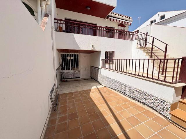 Casa adosada en Venta en Almayate