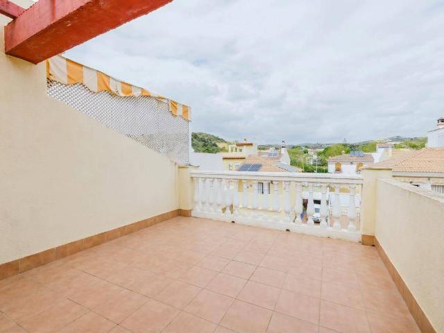 Casa adosada en Venta en Almayate