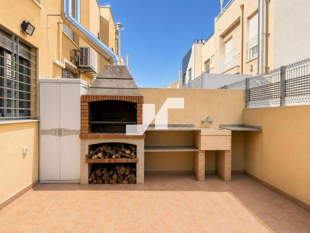 Casa adosada en venta en Almazora Almassora, Centro. Adosado de 4 habitaciones con garaje en Almazora. Casas adosadas Almazora.
