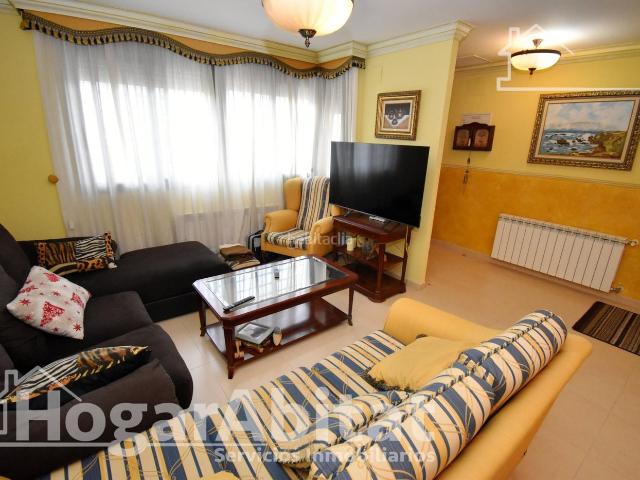 Casa adosada en venta en Almazora Almassora, Centro. MAGNIFICO ADOSADO SEMINUEVO CON DOS TERRAZAS Y GARAJE. Casas adosadas Almazora.