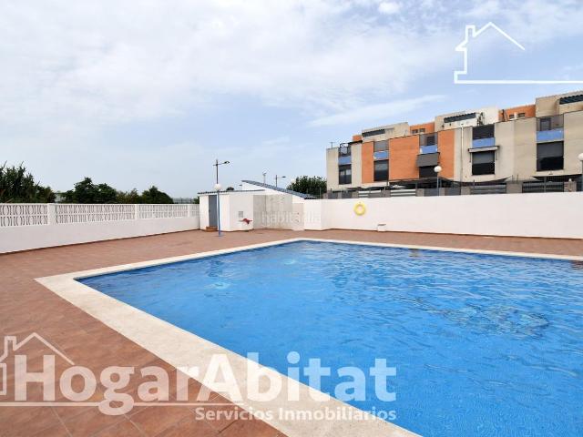 Casa adosada en venta en Almazora Almassora, Playa Ben Afeli. ESTUPENDO ADOSADO SEMINUEVO CERCA DE LA PLAYA CON DOBLE TERRAZA, GARAJE Y TRASTERO. Casas adosadas Almazora.