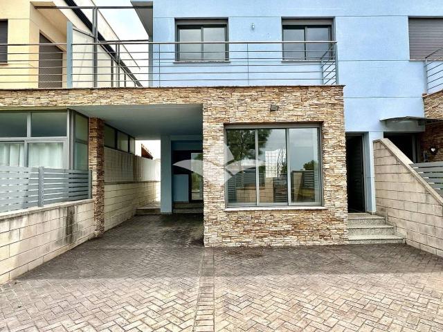 Casa adosada en Venta en Almenara