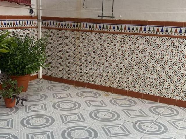 Casa adosada en venta en Almendralejo. Adosado en venta en Ctra. Sevilla Cruz Roja, 4 dormitorios. Casas adosadas.