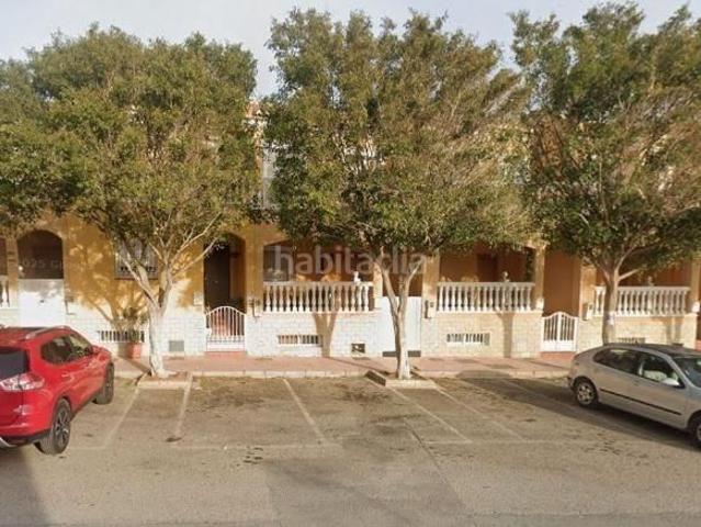 Casa adosada en venta en Almería, Costacabana Loma Cabrera. SE VENDE inmueble ALQUILADO en Almería. Casas adosadas.