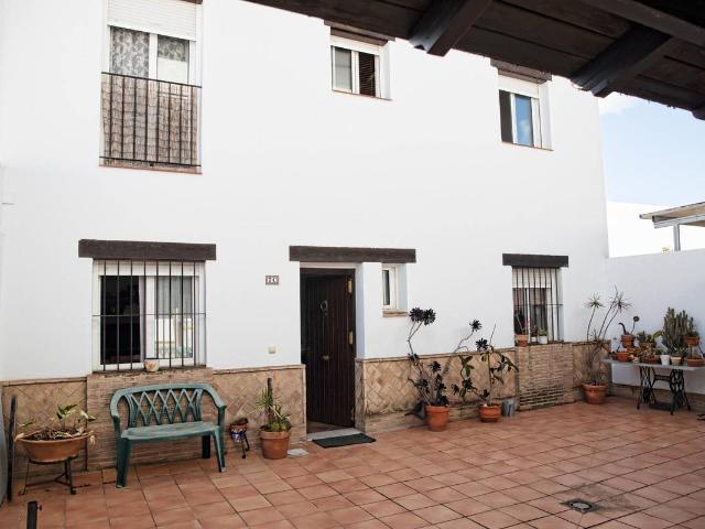 Casa adosada en Venta en Almonte ciudad
