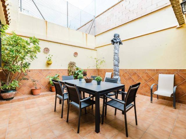 Casa adosada en Venta en Almogía