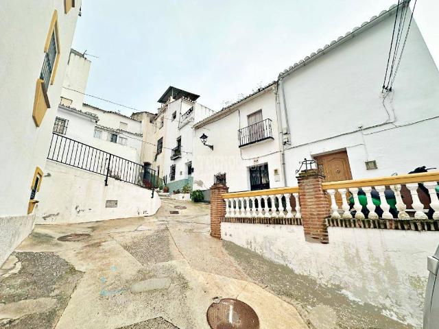 Casa adosada en Venta en Almogía