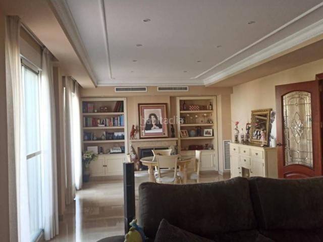 Casa adosada en venta en Almoines. UNA RESIDENCIA ÚNICA DONDE EL LUJO, LA ELEGANCIA Y LA FUNCIONALIDAD SE FUSIONAN. Casas adosadas.