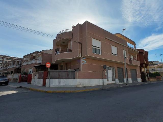Casa adosada en Venta en Almoradí
