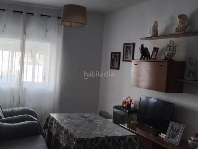 Casa adosada en venta en Álora. CASA DE PUEBLO CON ENORME PATIO TRASERO EN ÁLORA. Casas adosadas.