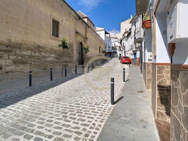 Casa adosada en venta en Álora. Casa en Álora, Málaga Oportunidad de Recuperación. Casas adosadas.