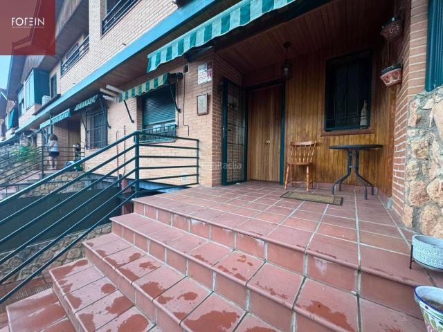 Casa adosada en venta en Alovera. Exclusivo chalet adosado en Parque Vallejo Alovera con garaje para 3 coches y suelo radiante. Casas adosadas.