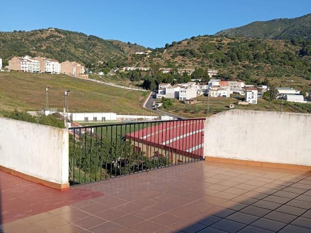 Casa adosada en Venta en Alozaina