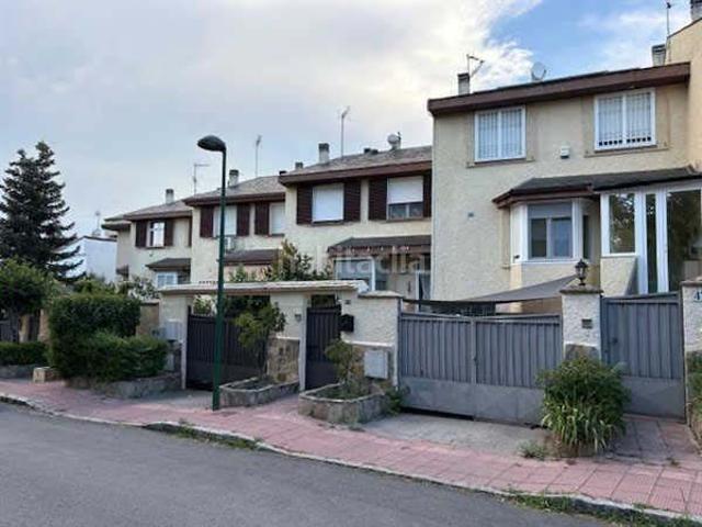 Casa adosada en venta en Alpedrete. Casas adosadas.