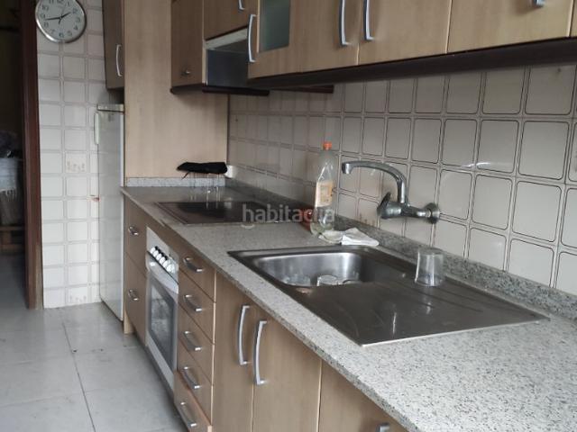 Casa adosada en venta en Arteixo, Arteixo Pueblo. Casa en venta para reformar. Casas adosadas.