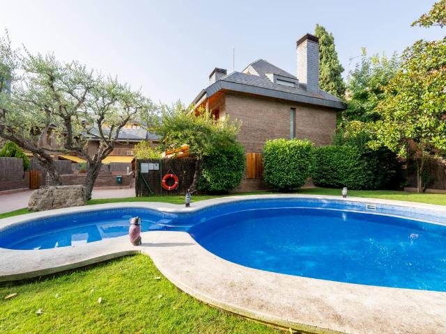 Casa adosada en Venta en Arxiu