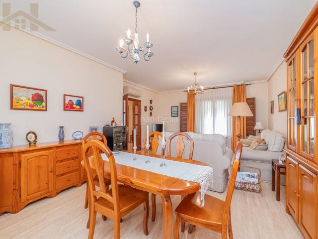 Casa adosada en venta en Aranjuez, Las Aves. Chalet adosado en venta en Calle Mateo Romero. Casas adosadas.