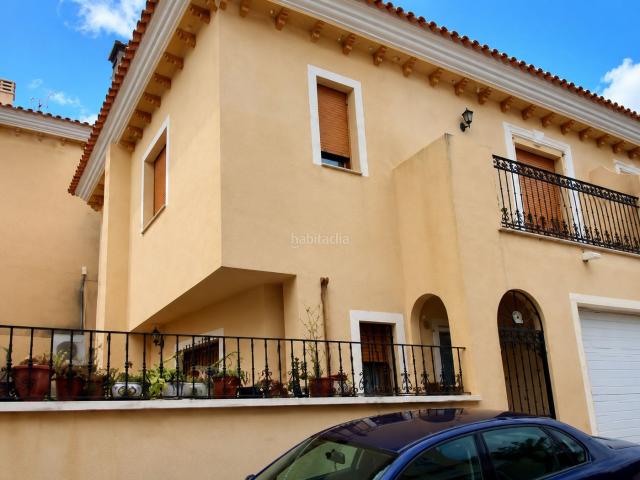 Casa adosada en venta en Arboleas. Casas adosadas.