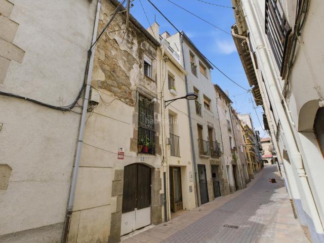 Casa adosada en venta en Arbúcies. Casa de pueblo en venta en Arbúcies con terraza. Casas adosadas.