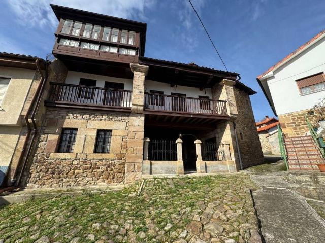 Casa adosada en Venta en Arenas de Iguña
