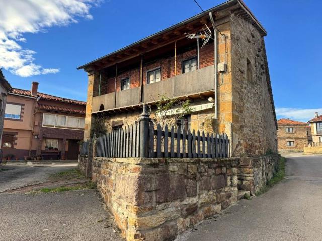 Casa adosada en Venta en Arenas de Iguña