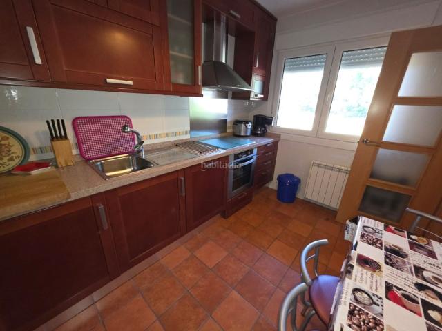 Casa adosada en venta en Arenas de San Pedro. CHALET ADOSADO SEMINUEVO EN ARENAS DE SAN PEDRO. Casas adosadas Arenas de San.