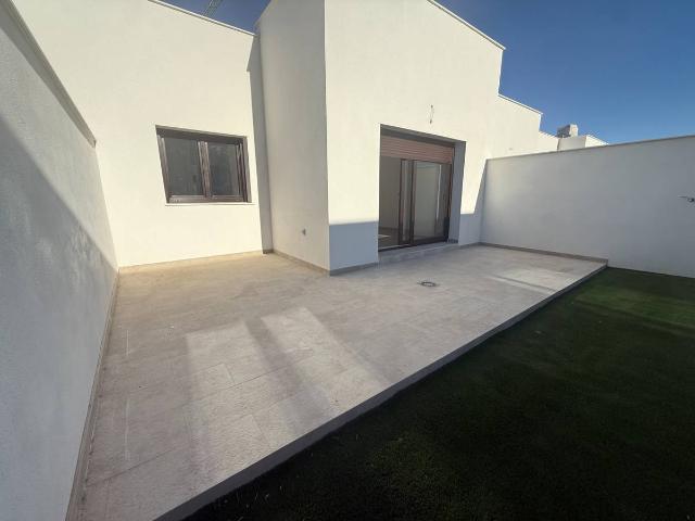 Casa adosada en Venta en Argés