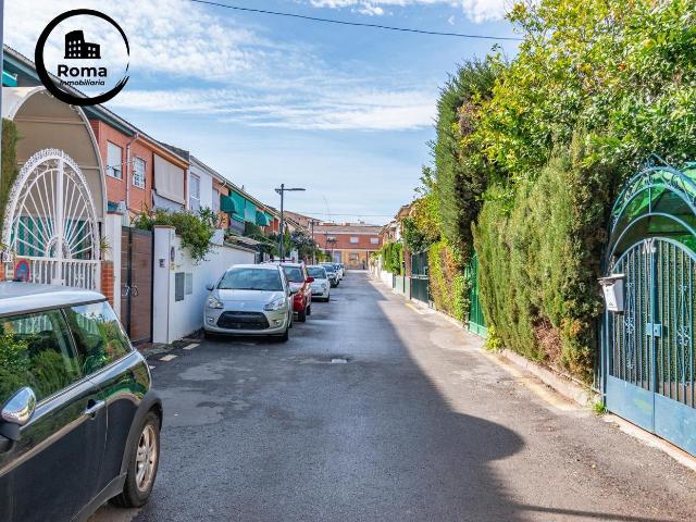 Casa adosada en venta en Armilla, Poniente. CASA EN ARMILLA. Casas adosadas.