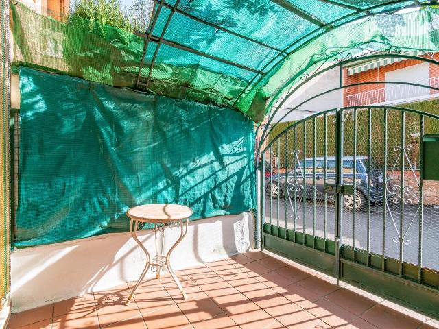 Casa adosada en venta en Armilla, Poniente. CASA EN ARMILLA. Casas adosadas.
