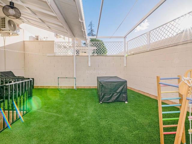 Casa adosada en venta en Armilla, San Miguel. CC. Nevada a un paso Encantador Adosado en Armilla. Casas adosadas.
