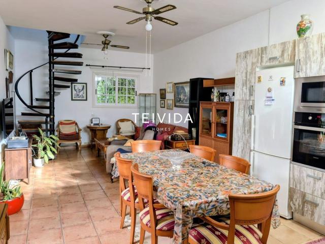 Casa adosada en venta en Arona, Costa del Silencio. Chalet adosado en Costa del Silencio con piscina comunitaria y amplias terrazas!. Casas adosadas.
