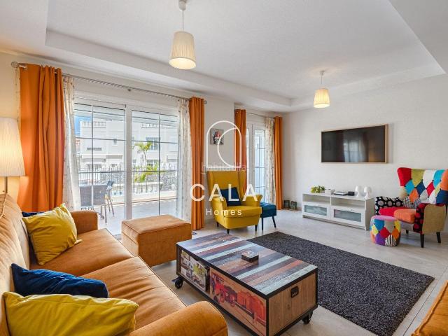 Casa adosada en venta en Arona, Los Cristianos. Amplio Adosado en Los Cristianos. Casas adosadas.