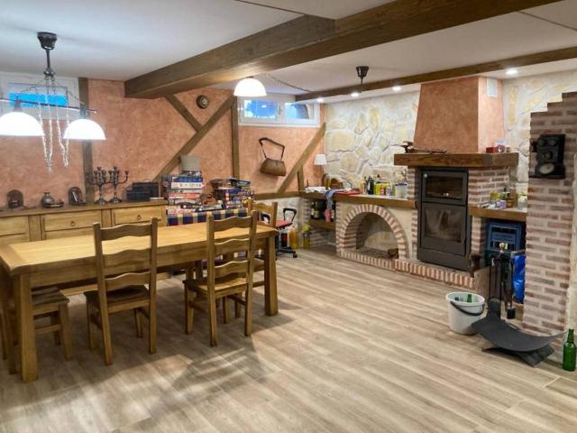 Casa adosada en Venta en Arroyo