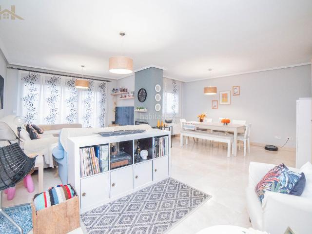 Casa adosada en venta en Arroyomolinos, Urbanización El Mediterráneo. Chalet adosado en venta en Calle de los Alcázares, 44. Casas adosadas.