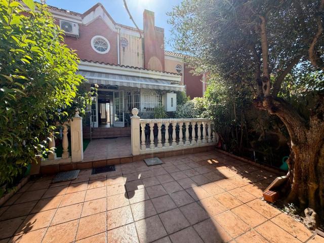 Casa adosada en venta en Arroyomolinos, Zona El Caño. CHALET DE 350 M2 EN VENTA EN ARROYOMOLINOS. Casas adosadas.