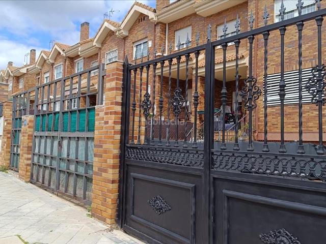 Casa adosada en venta en Arroyomolinos, Las Castañeras Bulevar. Casas adosadas.
