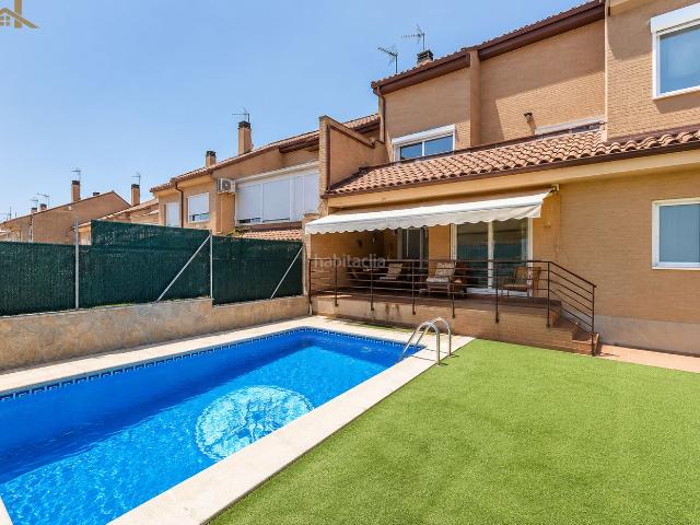 Casa adosada en venta en Arroyomolinos, Las Castañeras Bulevar. Chalet adosado en venta en Calle de Comillas, 106. Casas adosadas.