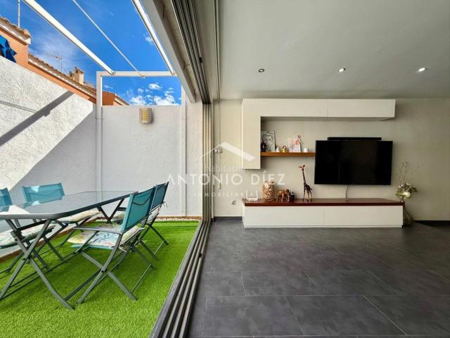 Casa adosada en venta en Aspe, La Serranica Sagrado Corazón. Casa Adosada en venta en Centro, 4 dormitorios. Casas adosadas.