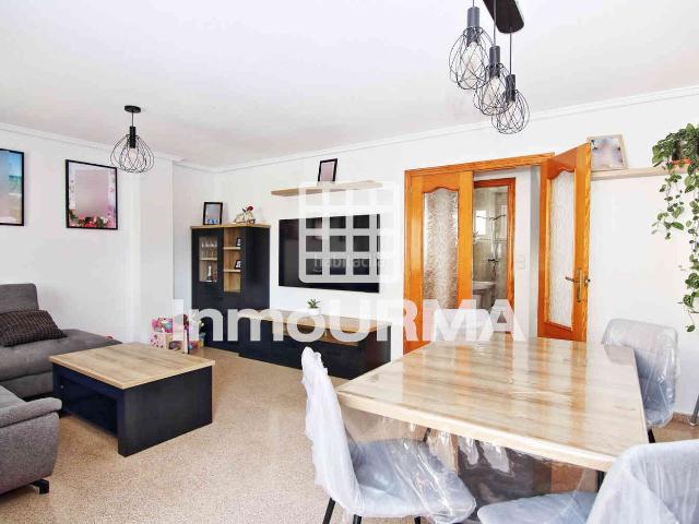 Casa adosada en venta en Aspe, Las Fuentes Los Cipreses. Adosado de 3 plantas de vivienda más sótano y terraza. Casas adosadas.