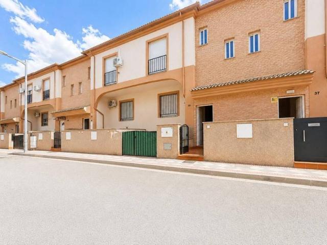 Casa adosada en Venta en Atarfe