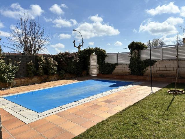 Casa adosada en Venta en Avenida Valladolid Barriada Yagüe