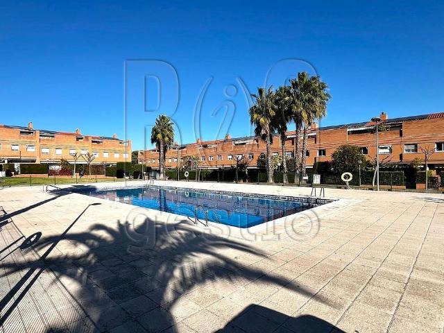 Casa adosada en venta en avenida De Wolfgang Amadeus Mozart, Tarragona, de 309 m² 5 habitaciones por 795.000