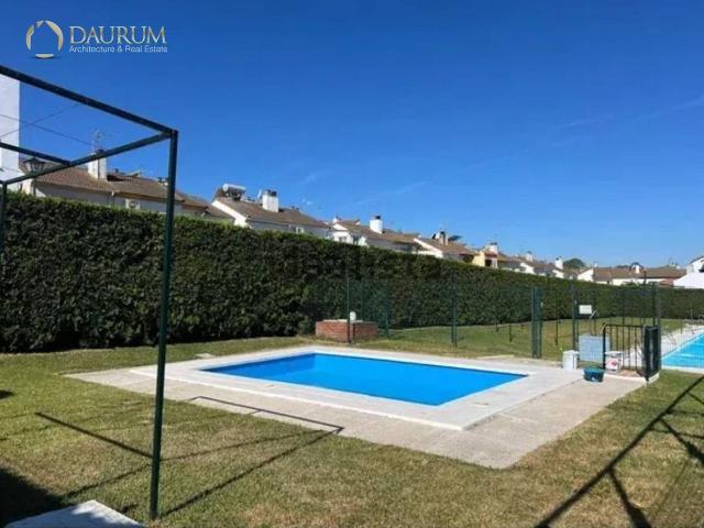 Casa adosada en Venta en Avenida de Europa